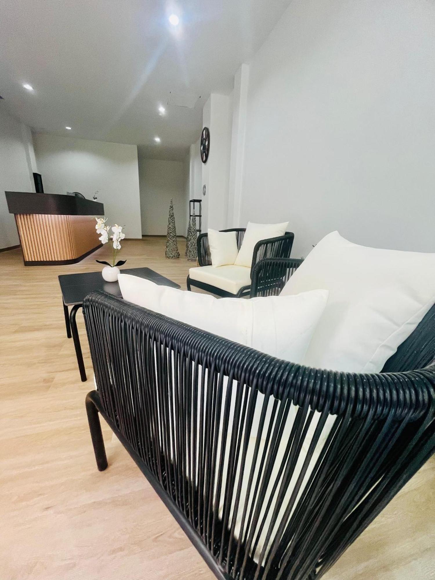 28 Boutique Hotel Patong Esterno foto