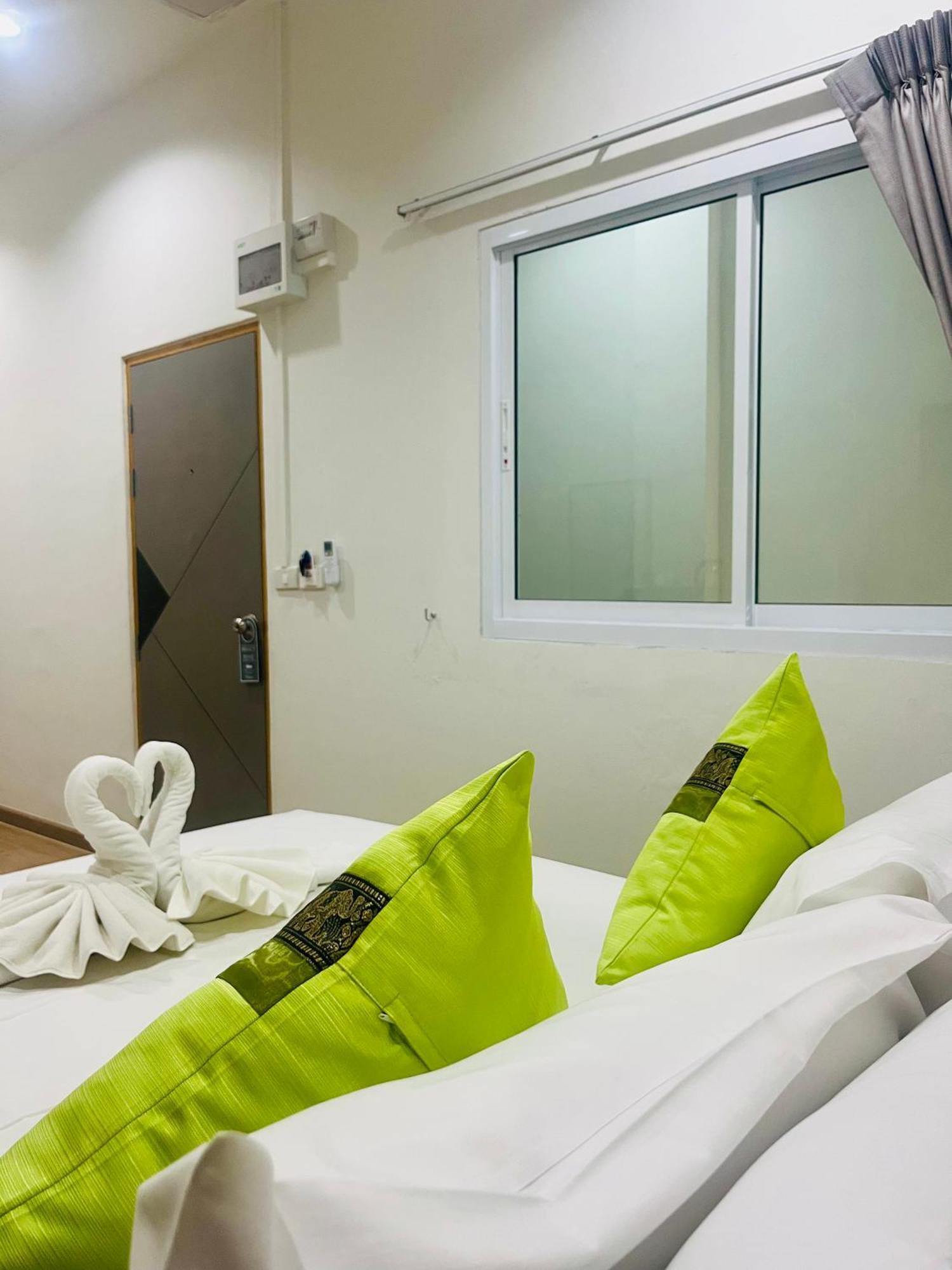 28 Boutique Hotel Patong Esterno foto