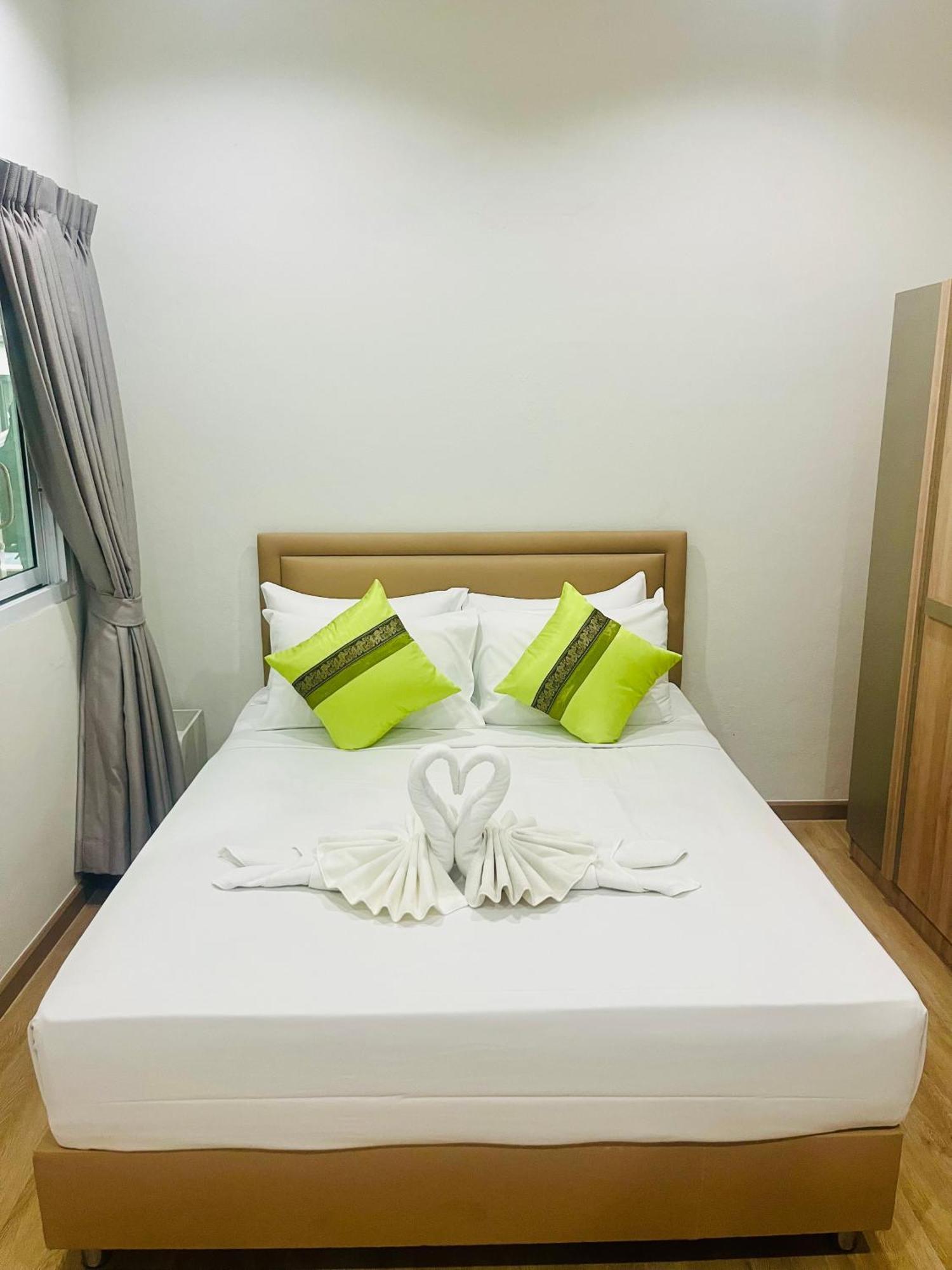 28 Boutique Hotel Patong Esterno foto