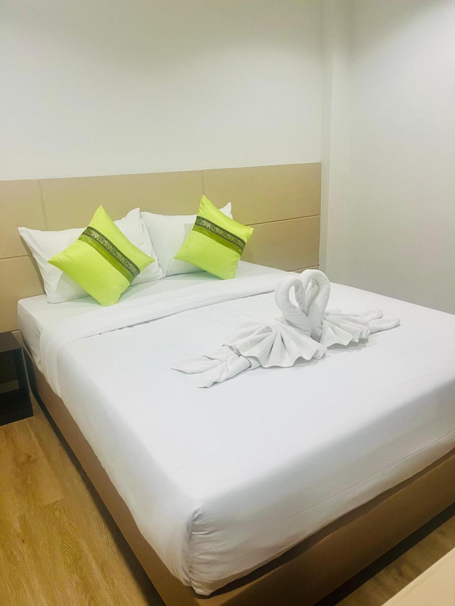 28 Boutique Hotel Patong Esterno foto