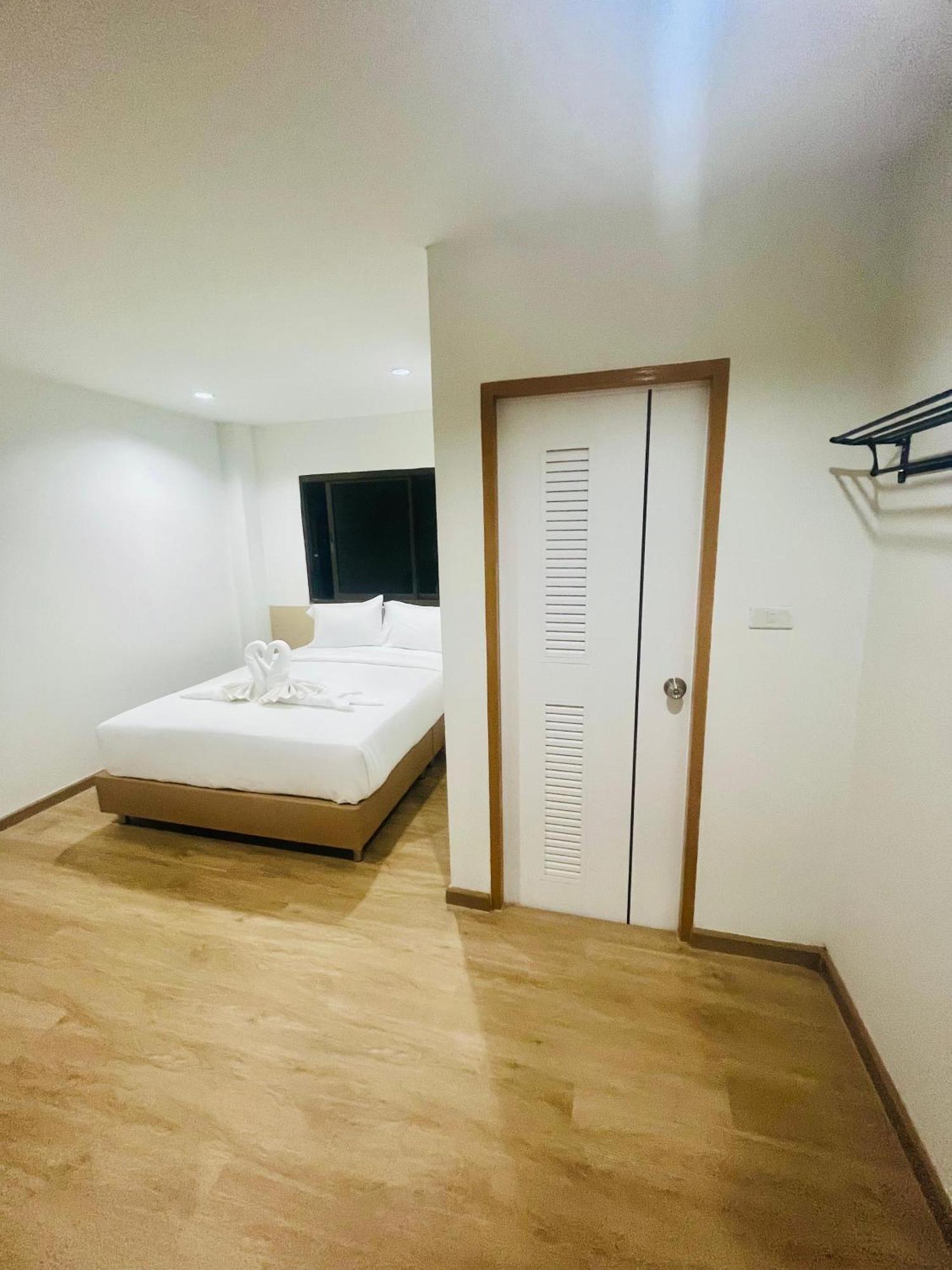 28 Boutique Hotel Patong Esterno foto