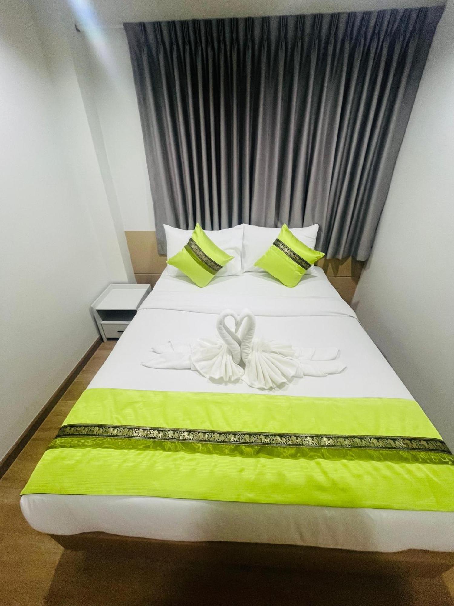 28 Boutique Hotel Patong Esterno foto
