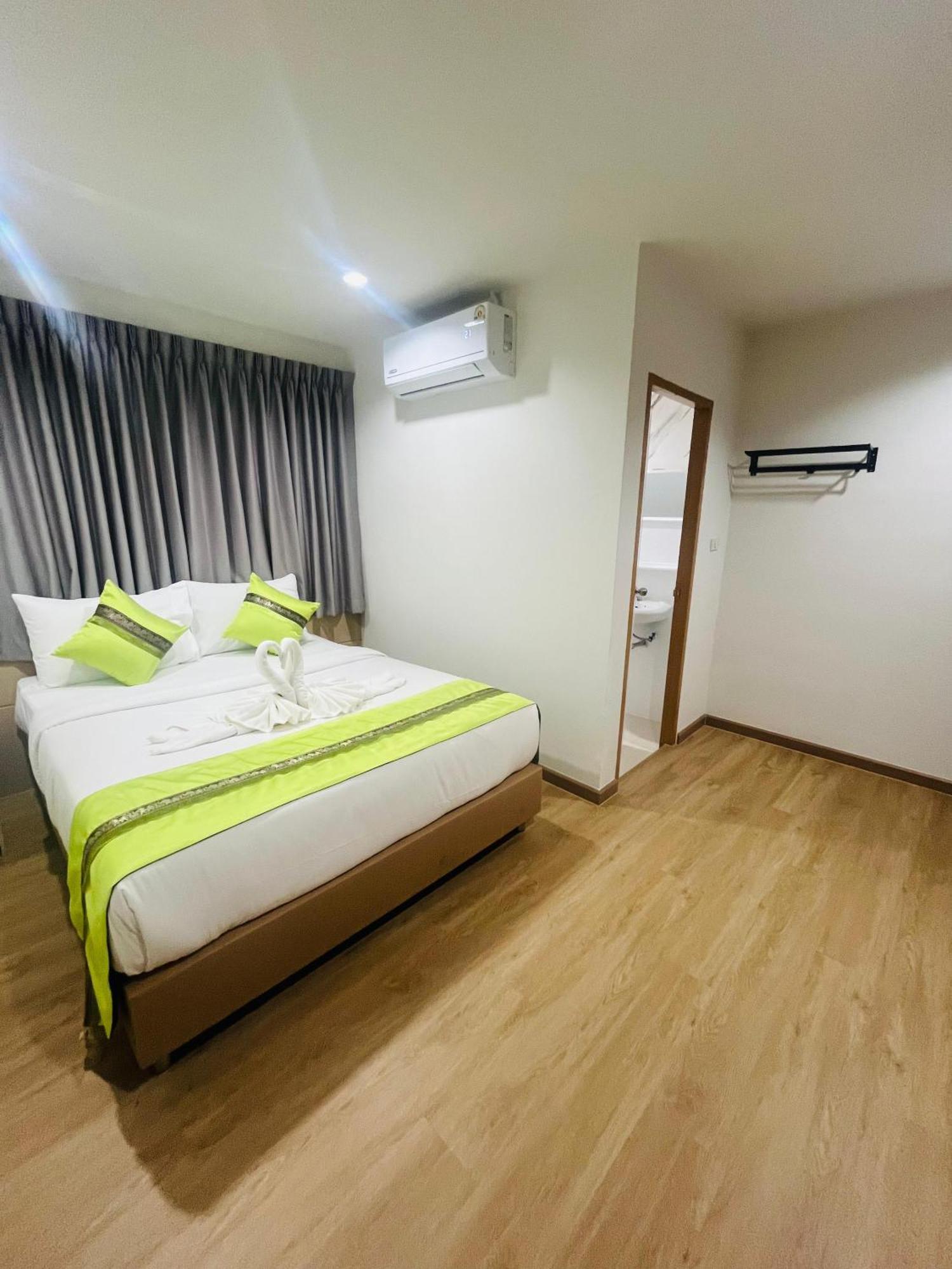 28 Boutique Hotel Patong Esterno foto